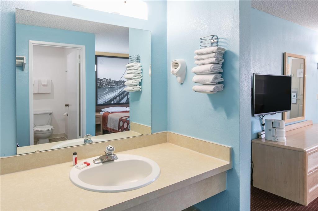 Motel Super 8 By Wyndham Bishop Habitación foto
